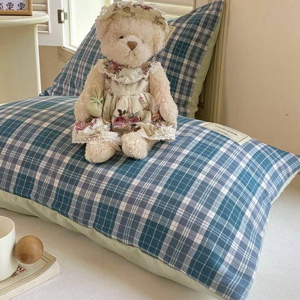 91家纺网 家纺一手货源 找家纺 （总）芷凡家纺 2025新款水洗棉印花纯色格子条纹单枕套