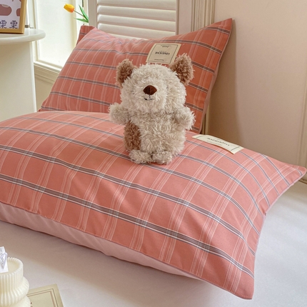 91家纺网 家纺一手货源 找家纺 （总）芷凡家纺 2025新款水洗棉印花纯色格子条纹单枕套