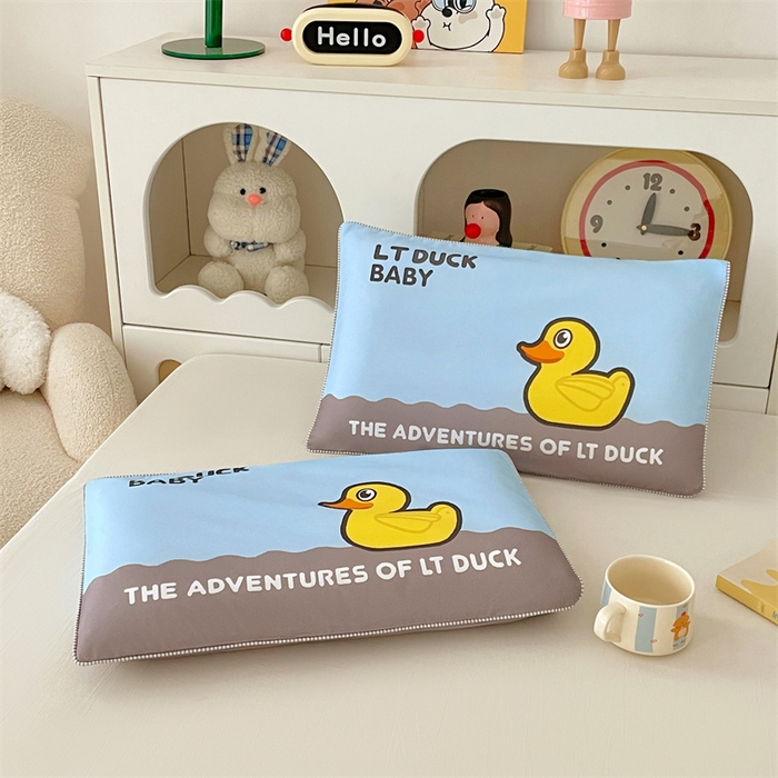 91家纺网 家纺一手货源 找家纺 梦舒羽 2025新款正版授权全棉枕套卡通枕芯套枕头内胆套儿童抱枕套 漂流鸭