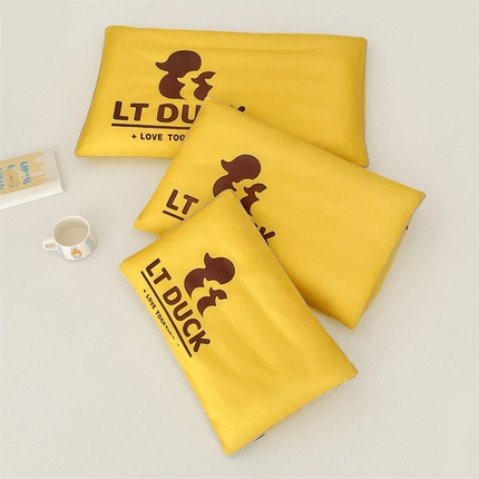 91家纺网 家纺一手货源 找家纺 梦舒羽 2025新款正版授权全棉枕套卡通枕芯套枕头内胆套儿童抱枕套 影帝鸭