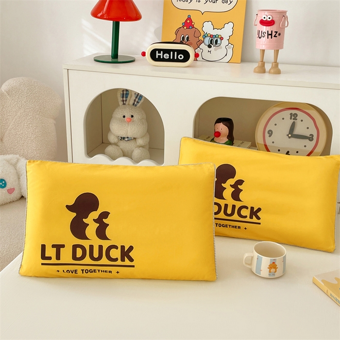 91家纺网 家纺一手货源 找家纺 梦舒羽 2025新款正版授权全棉枕套卡通枕芯套枕头内胆套儿童抱枕套 影帝鸭