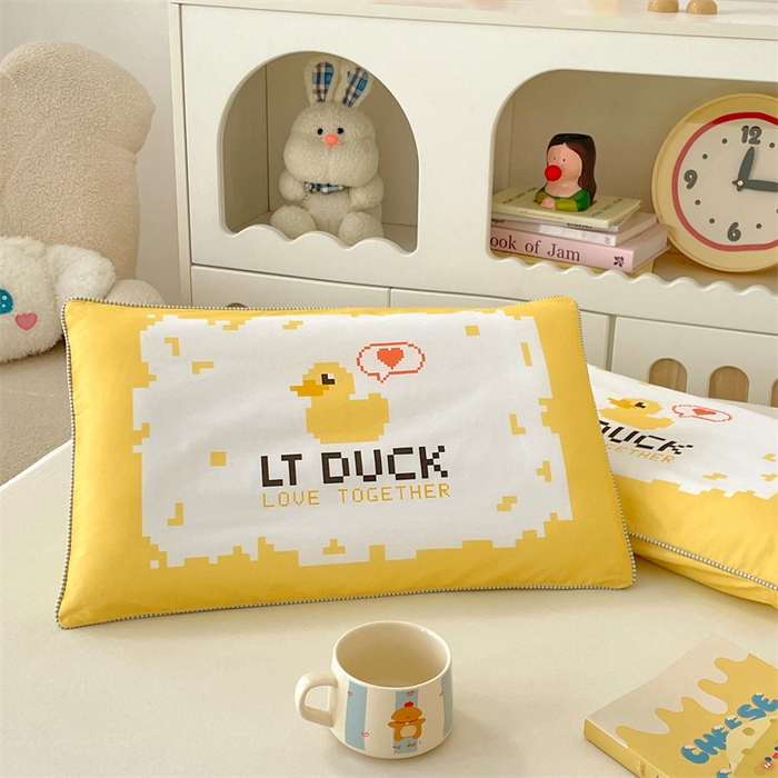 91家纺网 家纺一手货源 找家纺 梦舒羽 2025新款正版授权全棉枕套卡通枕芯套枕头内胆套儿童抱枕套 电玩鸭