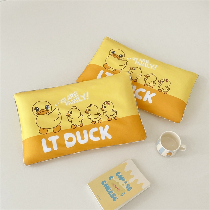 91家纺网 家纺一手货源 找家纺 梦舒羽 2025新款正版授权全棉枕套卡通枕芯套枕头内胆套儿童抱枕套 旅行鸭