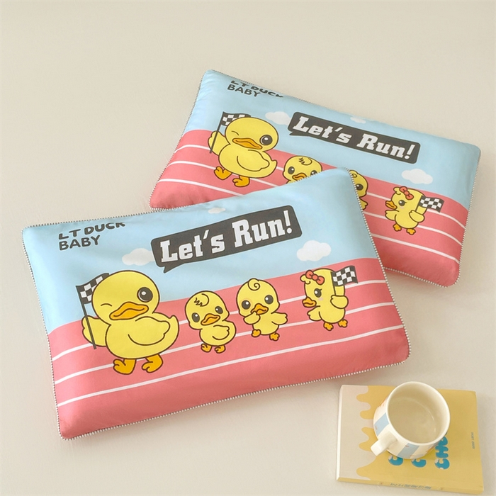 91家纺网 家纺一手货源 找家纺 梦舒羽 2025新款正版授权全棉枕套卡通枕芯套枕头内胆套儿童抱枕套 竞速鸭