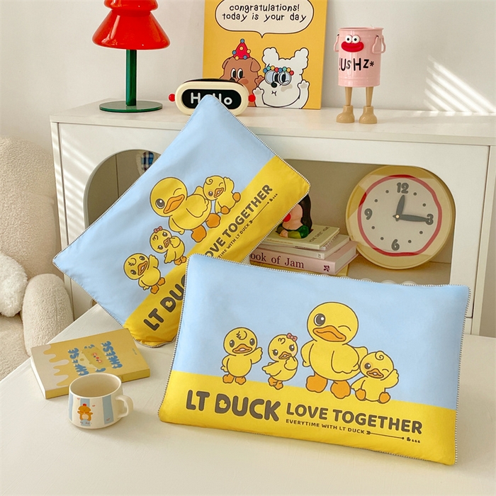 91家纺网 家纺一手货源 找家纺 梦舒羽 2025新款正版授权全棉枕套卡通枕芯套枕头内胆套儿童抱枕套 调皮鸭
