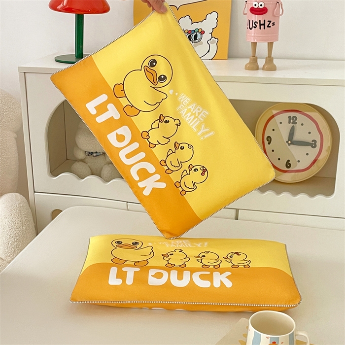 91家纺网 家纺一手货源 找家纺 梦舒羽 2025新款正版授权全棉枕套卡通枕芯套枕头内胆套儿童抱枕套 旅行鸭