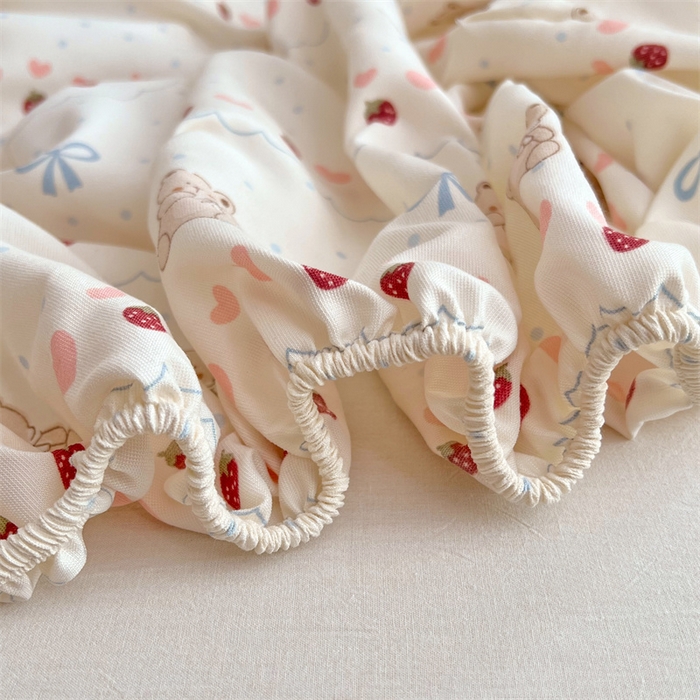 91家纺网 家纺一手货源 找家纺 梦舒羽 2025新款针织棉双层纱双层纱床笠罩全包席梦思床垫保护罩 草莓熊宝