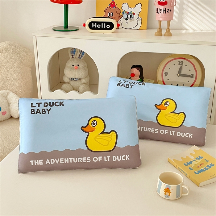 91家纺网 家纺一手货源 找家纺 梦舒羽 2025新款正版授权全棉枕套卡通枕芯套枕头内胆套儿童抱枕套 漂流鸭