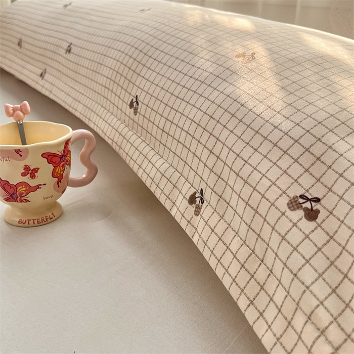 91家纺网 家纺一手货源 找家纺 梦舒羽 2025新款针织棉双层纱枕头套亲肤双人枕套枕芯套枕头内胆套 樱桃小熊