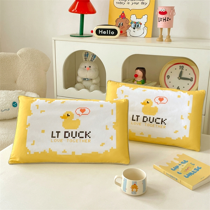 91家纺网 家纺一手货源 找家纺 梦舒羽 2025新款正版授权全棉枕套卡通枕芯套枕头内胆套儿童抱枕套 电玩鸭