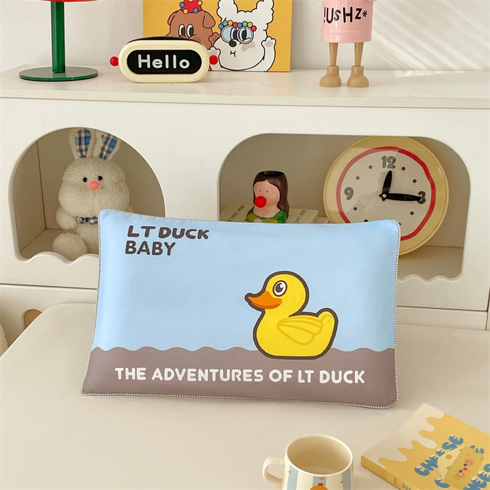91家纺网 家纺一手货源 找家纺 梦舒羽 2025新款正版授权全棉枕套卡通枕芯套枕头内胆套儿童抱枕套 漂流鸭