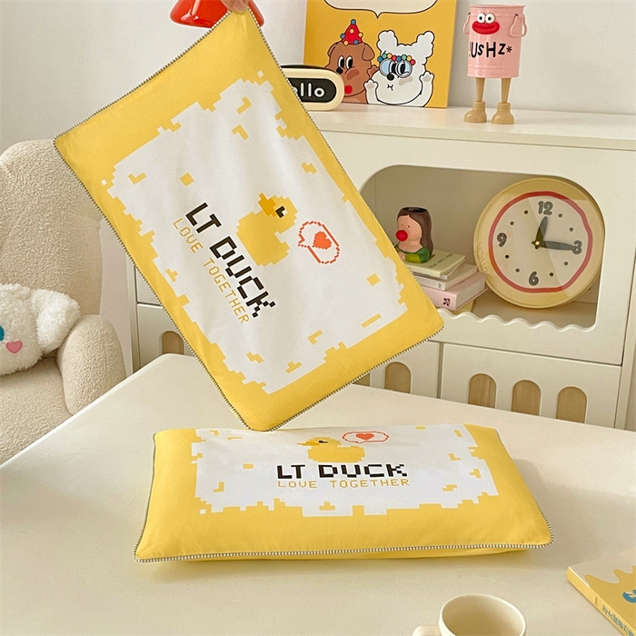 91家纺网 家纺一手货源 找家纺 梦舒羽 2025新款正版授权全棉枕套卡通枕芯套枕头内胆套儿童抱枕套 电玩鸭