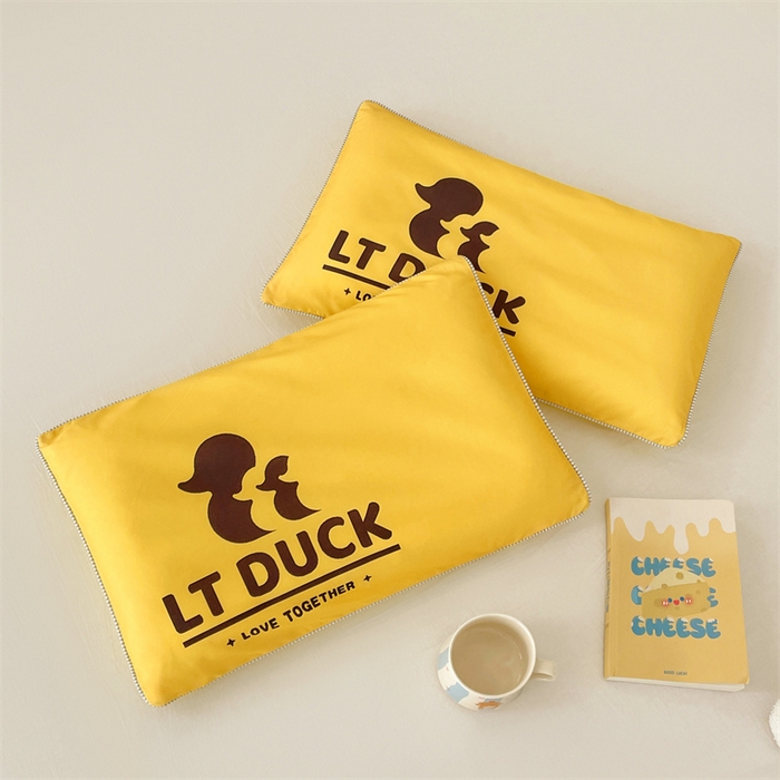 91家纺网 家纺一手货源 找家纺 梦舒羽 2025新款正版授权全棉枕套卡通枕芯套枕头内胆套儿童抱枕套 影帝鸭