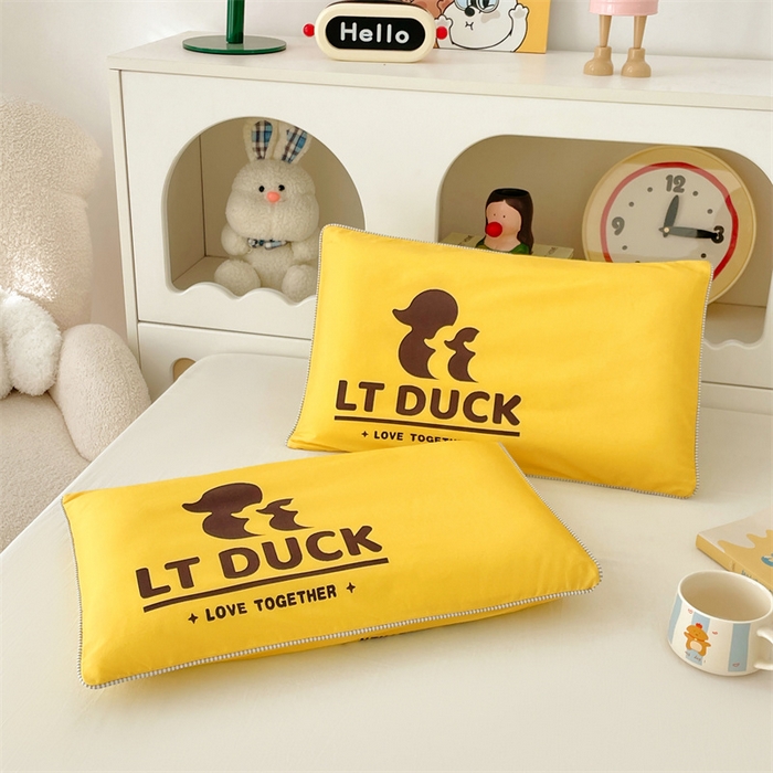 91家纺网 家纺一手货源 找家纺 梦舒羽 2025新款正版授权全棉枕套卡通枕芯套枕头内胆套儿童抱枕套 影帝鸭