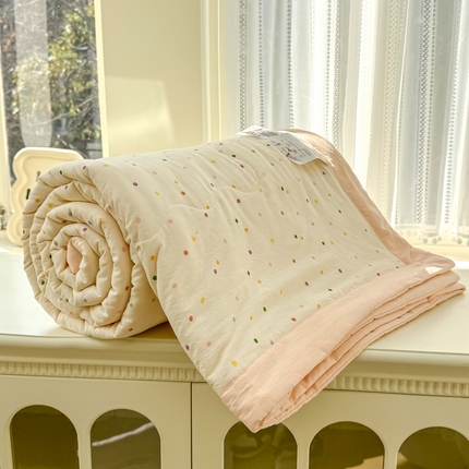 91家纺网 家纺一手货源 找家纺 尊妙被业 2025新款云感针织棉棉花被夏被 小波点