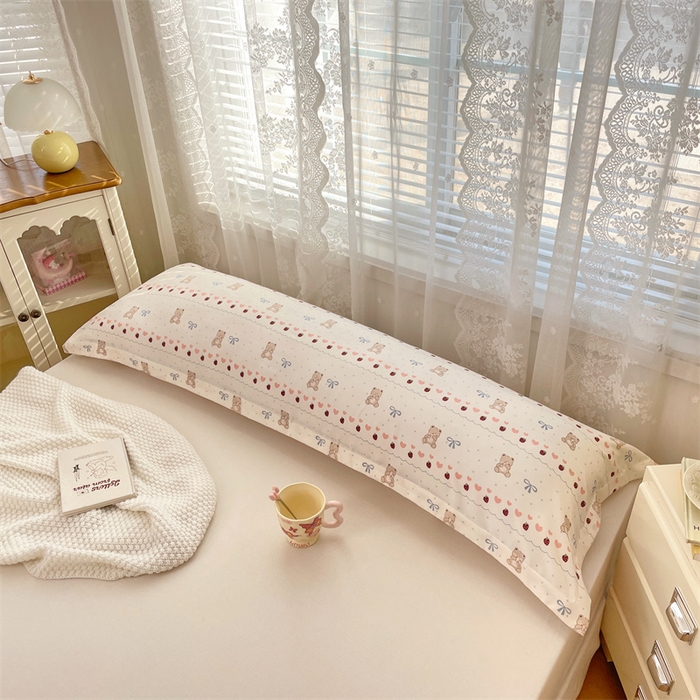 91家纺网 家纺一手货源 找家纺 圣比熊 2025新款针织棉双层纱枕头套亲肤双人枕套枕芯套枕头内胆套 草莓熊宝