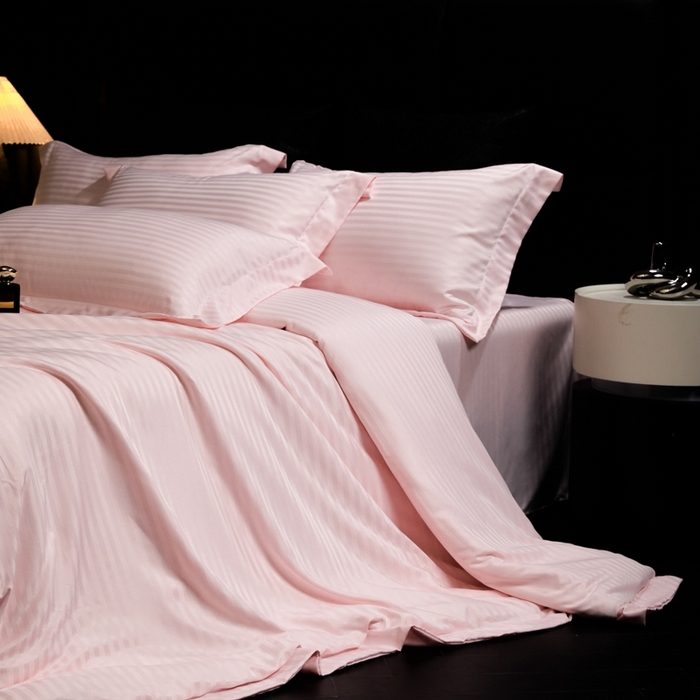 91家纺网 家纺一手货源 找家纺 绒世界 绒世界 2025新款四季款高端贡缎条纹水洗真丝四件套 香芋粉