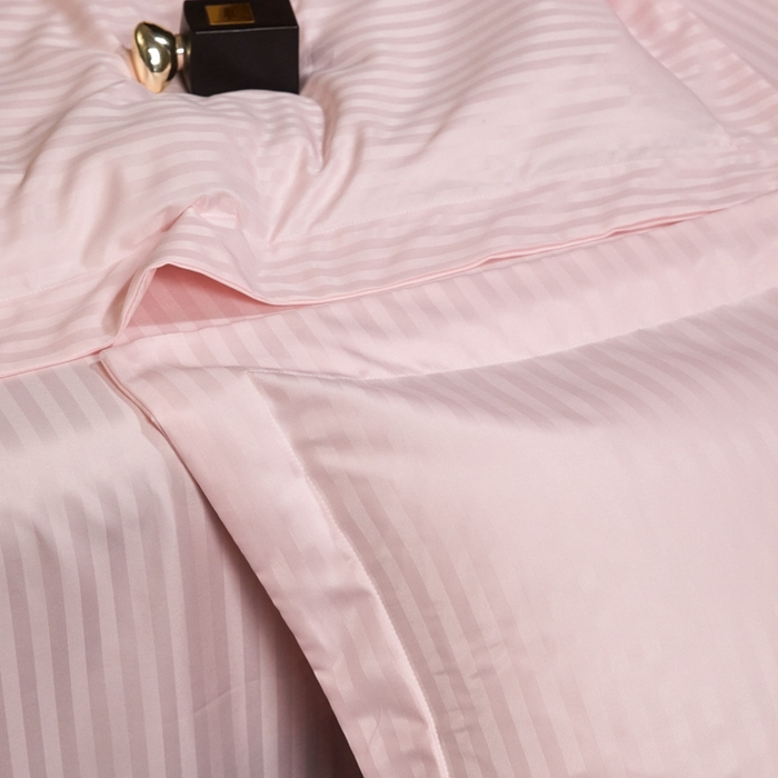 91家纺网 家纺一手货源 找家纺 绒世界 绒世界 2025新款四季款高端贡缎条纹水洗真丝四件套 香芋粉