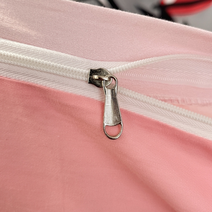 91家纺网 家纺一手货源 找家纺 金爱家 2025新款喜洋洋纯棉数码印花系列四件套 灰灰家族