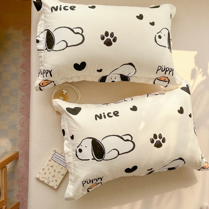 91家纺网 家纺一手货源 找家纺 百寐 2025新款13372全棉信封印花枕套单人 爱心狗