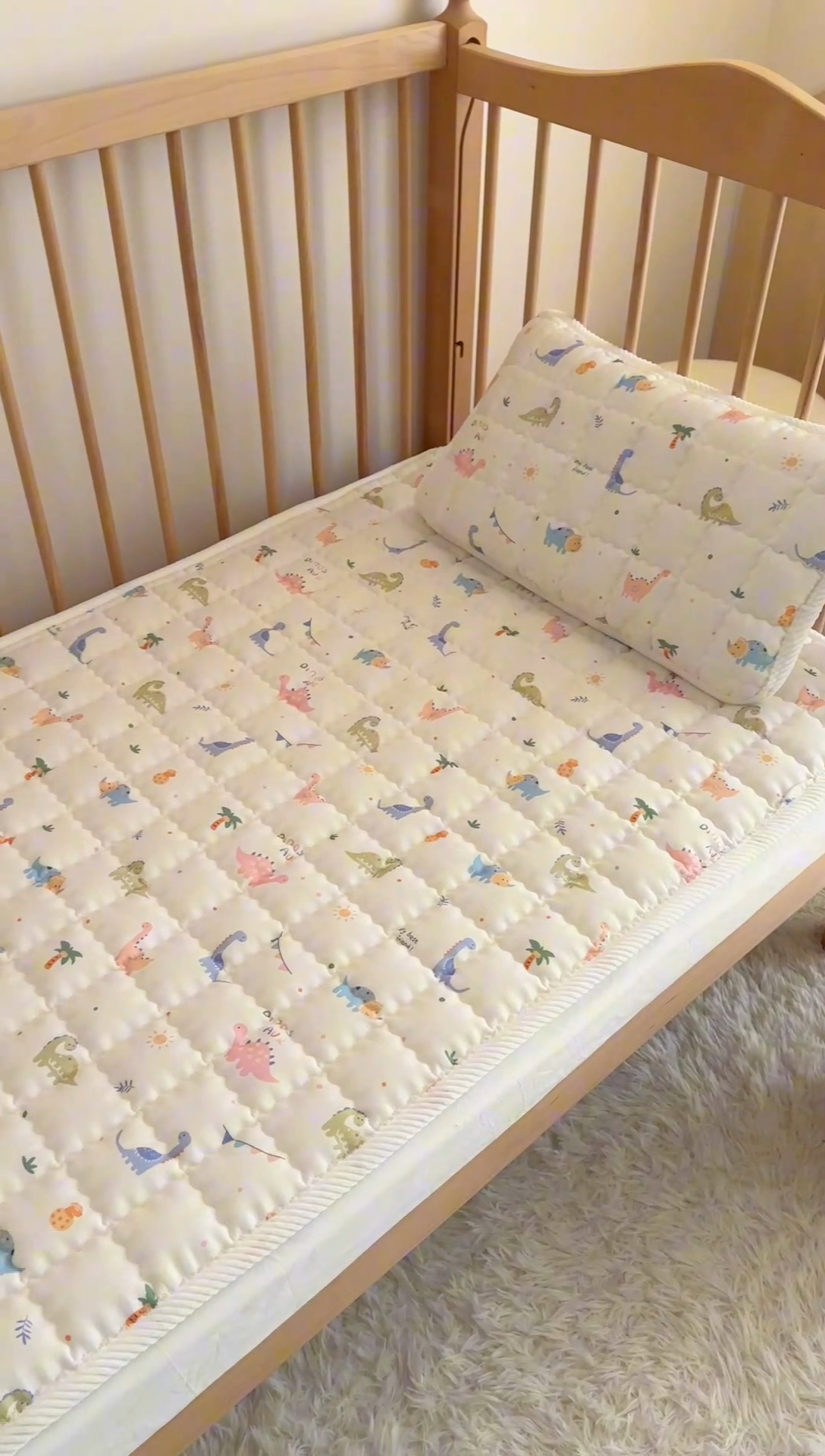 91家纺网 家纺一手货源 找家纺 嗨生活 2025新款7A抗菌全棉双层纱床垫 床褥 幼儿园床垫 儿童床垫 支持定做  恐龙奇趣