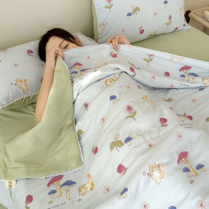 91家纺网 家纺一手货源 找家纺 仁凯家纺 2025新款针织棉双层纱棉花夏凉被【百分百新疆棉花填充包检测（提供买家秀）】 蘑菇森林