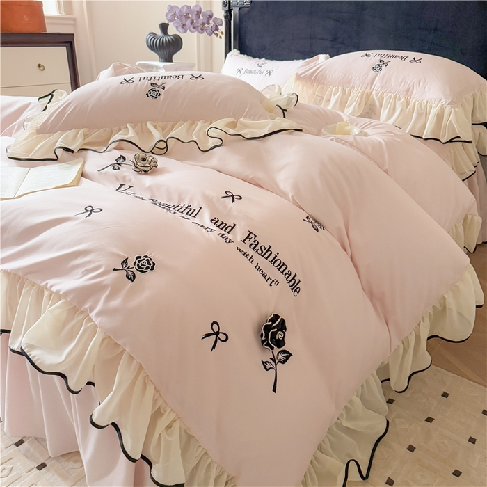 91家纺网 家纺一手货源 找家纺 （总）富盛家纺 2025新款水洗亲肤棉刺绣床裙款四件套公主风四件套