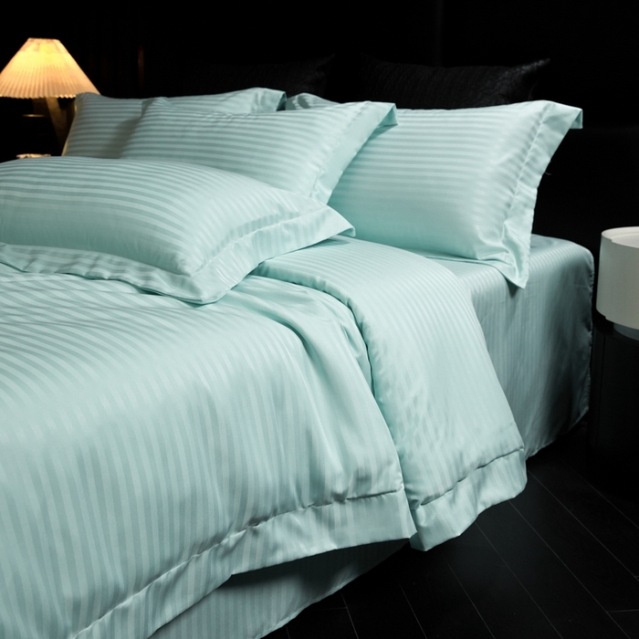 91家纺网 家纺一手货源 找家纺 绒世界 绒世界 2025新款四季款高端贡缎条纹水洗真丝四件套 白茶绿