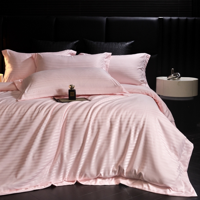 91家纺网 家纺一手货源 找家纺 绒世界 绒世界 2025新款四季款高端贡缎条纹水洗真丝四件套 香芋粉