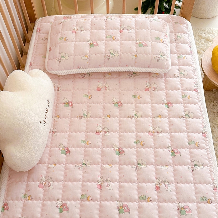 91家纺网 家纺一手货源 找家纺 嗨生活 2025新款7A抗菌全棉双层纱床垫 床褥 幼儿园床垫 儿童床垫 支持定做  你好小兔