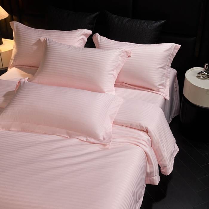 91家纺网 家纺一手货源 找家纺 绒世界 绒世界 2025新款四季款高端贡缎条纹水洗真丝四件套 香芋粉