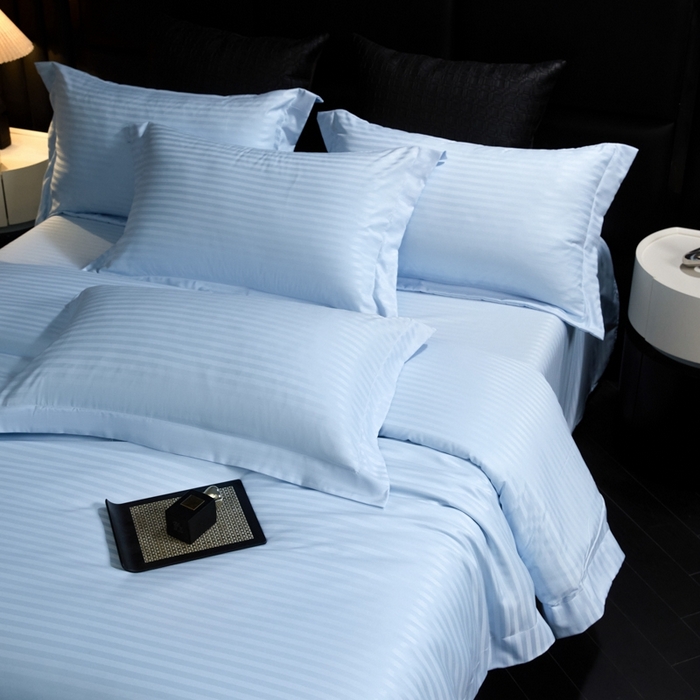 91家纺网 家纺一手货源 找家纺 绒世界 绒世界 2025新款四季款高端贡缎条纹水洗真丝四件套 景泰蓝