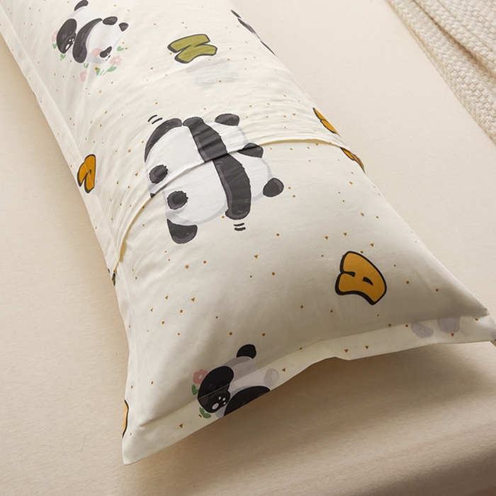 91家纺网 家纺一手货源 找家纺 翎盈家纺 2025新款纯棉小清新双人枕套 字母熊猫