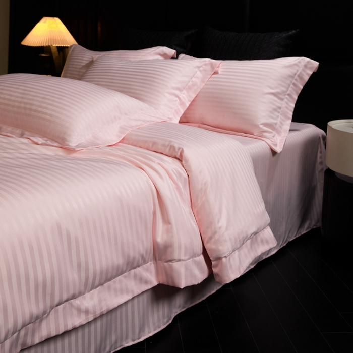 91家纺网 家纺一手货源 找家纺 绒世界 绒世界 2025新款四季款高端贡缎条纹水洗真丝四件套 香芋粉