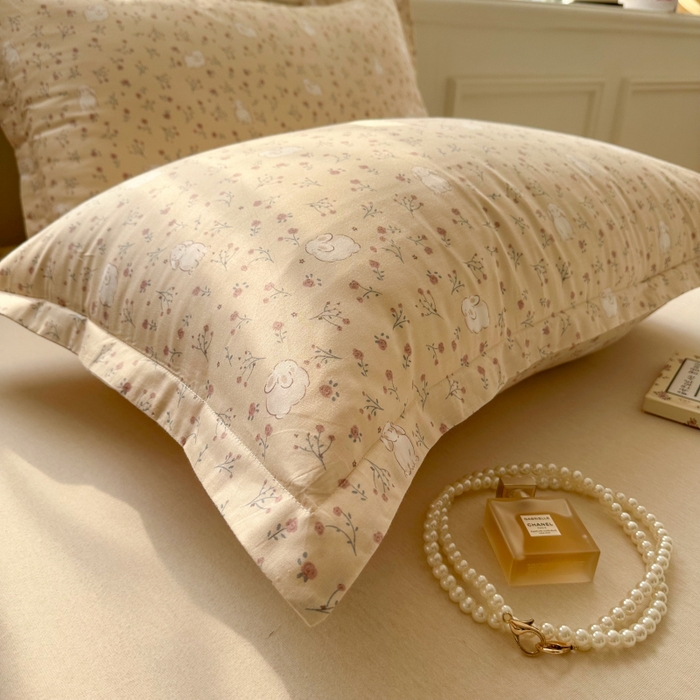 91家纺网 家纺一手货源 找家纺 百寐 2025新款13372全棉信封印花枕套单人 采薇兔