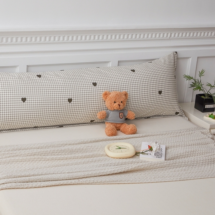 91家纺网 家纺一手货源 找家纺 翎盈家纺 2025新款纯棉小清新双人枕套 格子爱心-灰