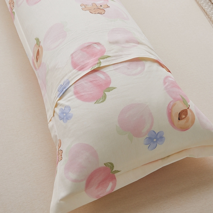 91家纺网 家纺一手货源 找家纺 翎盈家纺 2025新款纯棉小清新双人枕套 蜜桃松鼠