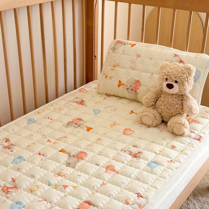 91家纺网 家纺一手货源 找家纺 嗨生活 2025新款7A抗菌全棉双层纱床垫 床褥 幼儿园床垫 儿童床垫 支持定做  派对小象