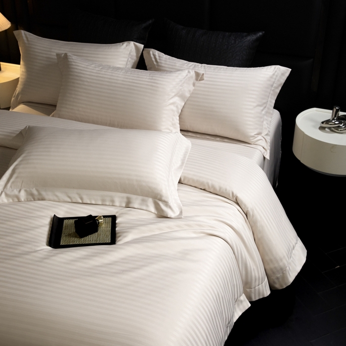 91家纺网 家纺一手货源 找家纺 绒世界 绒世界 2025新款四季款高端贡缎条纹水洗真丝四件套 香槟金