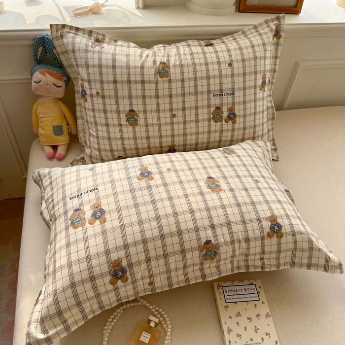 91家纺网 家纺一手货源 找家纺 百寐 2025新款13372全棉信封印花枕套单人 格子熊