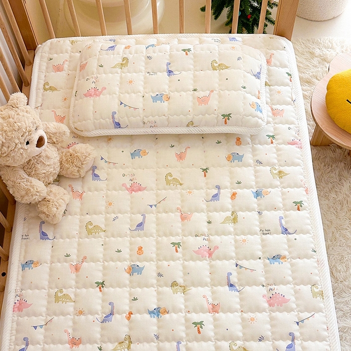 91家纺网 家纺一手货源 找家纺 嗨生活 2025新款7A抗菌全棉双层纱床垫 床褥 幼儿园床垫 儿童床垫 支持定做  恐龙奇趣