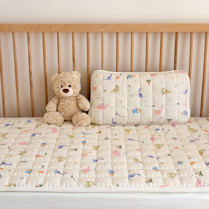 91家纺网 家纺一手货源 找家纺 嗨生活 2025新款7A抗菌全棉双层纱床垫 床褥 幼儿园床垫 儿童床垫 支持定做  恐龙奇趣