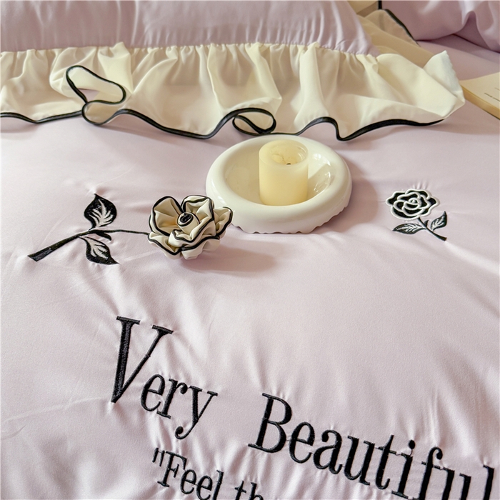 91家纺网 家纺一手货源 找家纺 富盛家纺 2025新款水洗亲肤棉刺绣床裙款四件套公主风四件套 茹意—紫