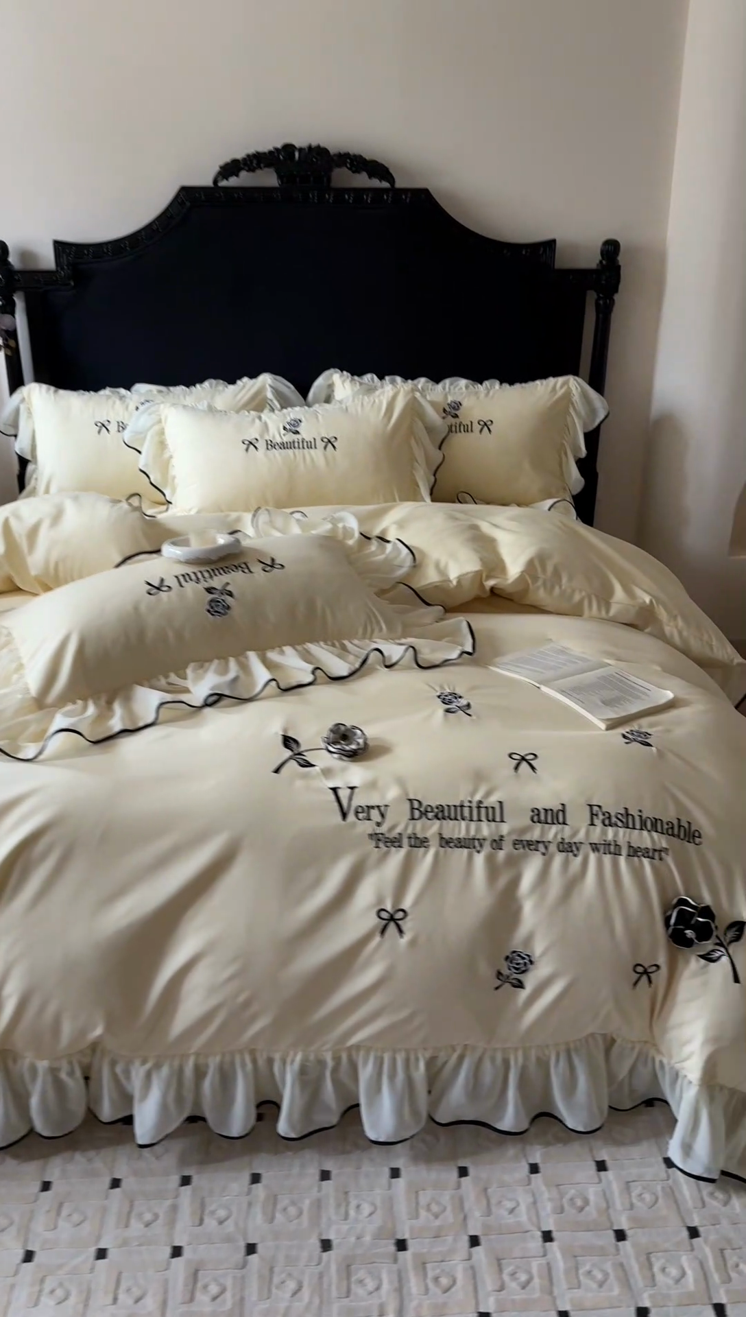 91家纺网 家纺一手货源 找家纺 富盛家纺 2025新款水洗亲肤棉刺绣床裙款四件套公主风四件套 茹意—黄