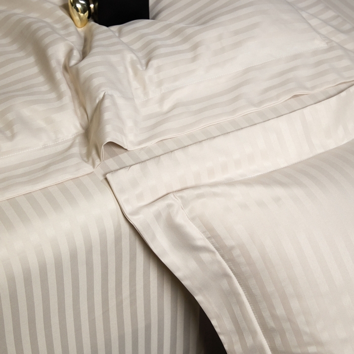 91家纺网 家纺一手货源 找家纺 绒世界 绒世界 2025新款四季款高端贡缎条纹水洗真丝四件套 香槟金