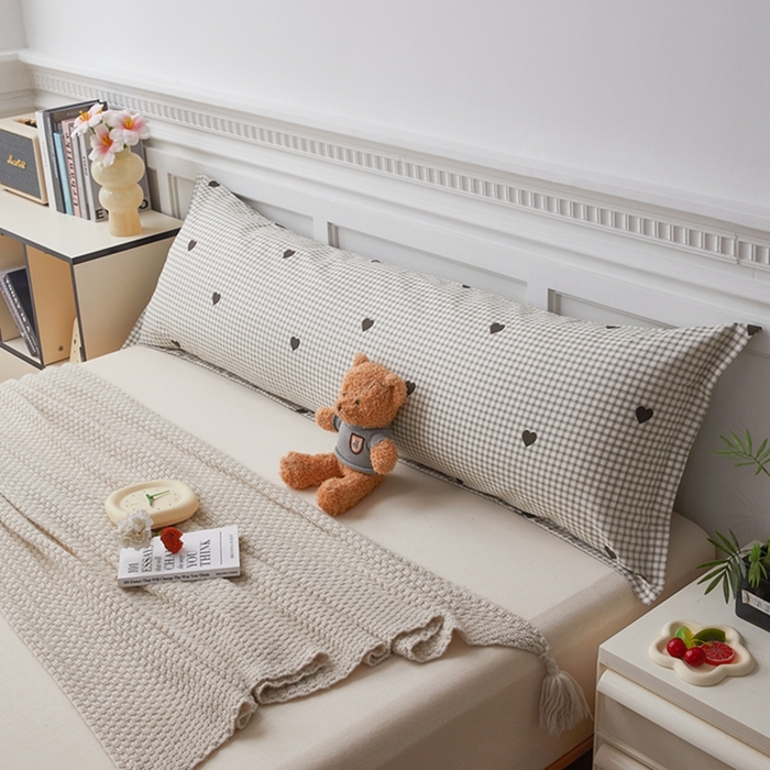 91家纺网 家纺一手货源 找家纺 翎盈家纺 2025新款纯棉小清新双人枕套 格子爱心-灰