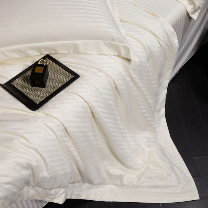 91家纺网 家纺一手货源 找家纺 绒世界 绒世界 2025新款四季款高端贡缎条纹水洗真丝四件套 象牙白