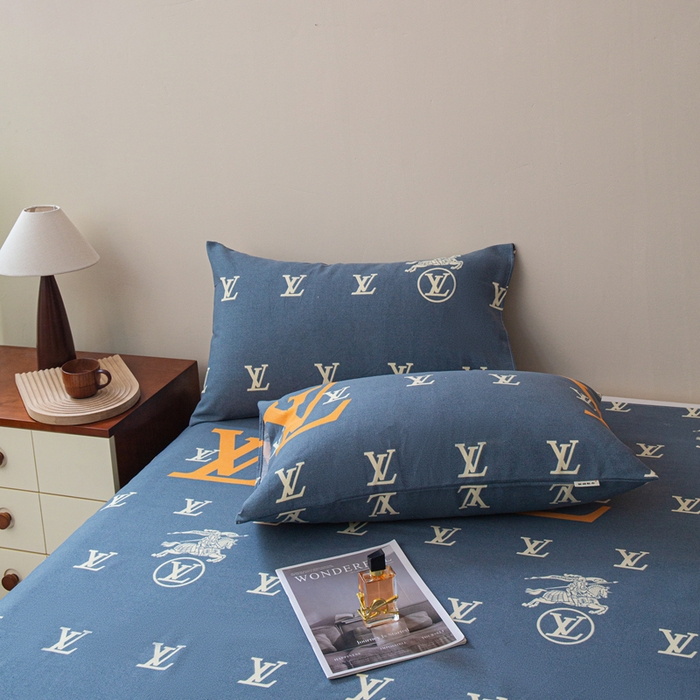 91家纺网 家纺一手货源 找家纺 邵依家纺 2025新款原棉老粗布印花床单系列 经典字母灰