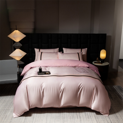 91家纺网 家纺一手货源 找家纺 色鬼布艺 2025新款水洗真丝四件套水洗冰丝数码印花四件套 偏爱-粉