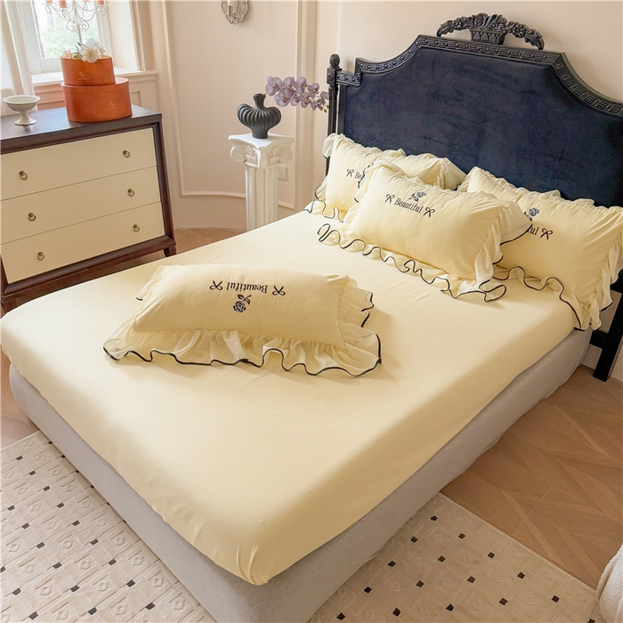 91家纺网 家纺一手货源 找家纺 富盛家纺 2025新款水洗亲肤棉刺绣床裙款四件套公主风四件套 茹意—黄